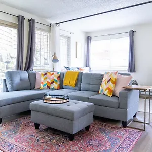  Apartment King Bed + Studio! Free Parking, Patio, Wfh Space!