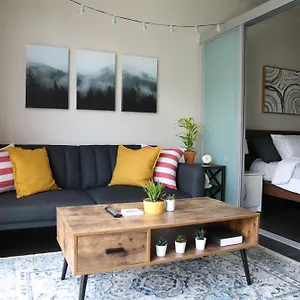  Apartment Queen Anne Abode - 1 Block From Cpa! - Free Parking!