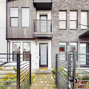  Holiday home Luxury Ballard Townhome