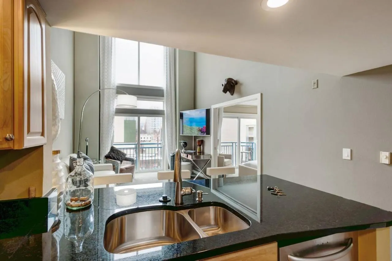 Modern Downtown Top Floor Penthouse With Bay Views Seattle