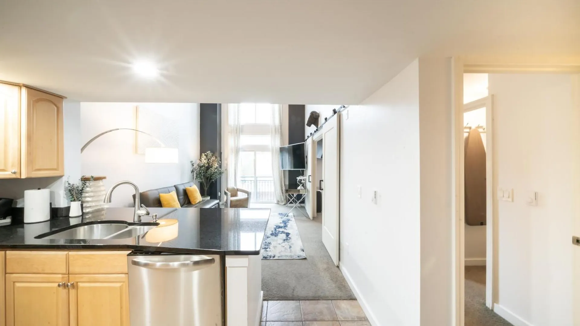 Modern Downtown Top Floor Penthouse With Bay Views Seattle United States