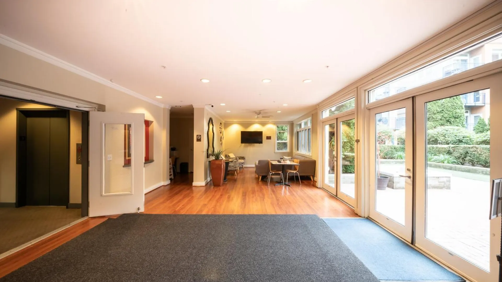 Apartment Modern Downtown Top Floor Penthouse With Bay Views Seattle